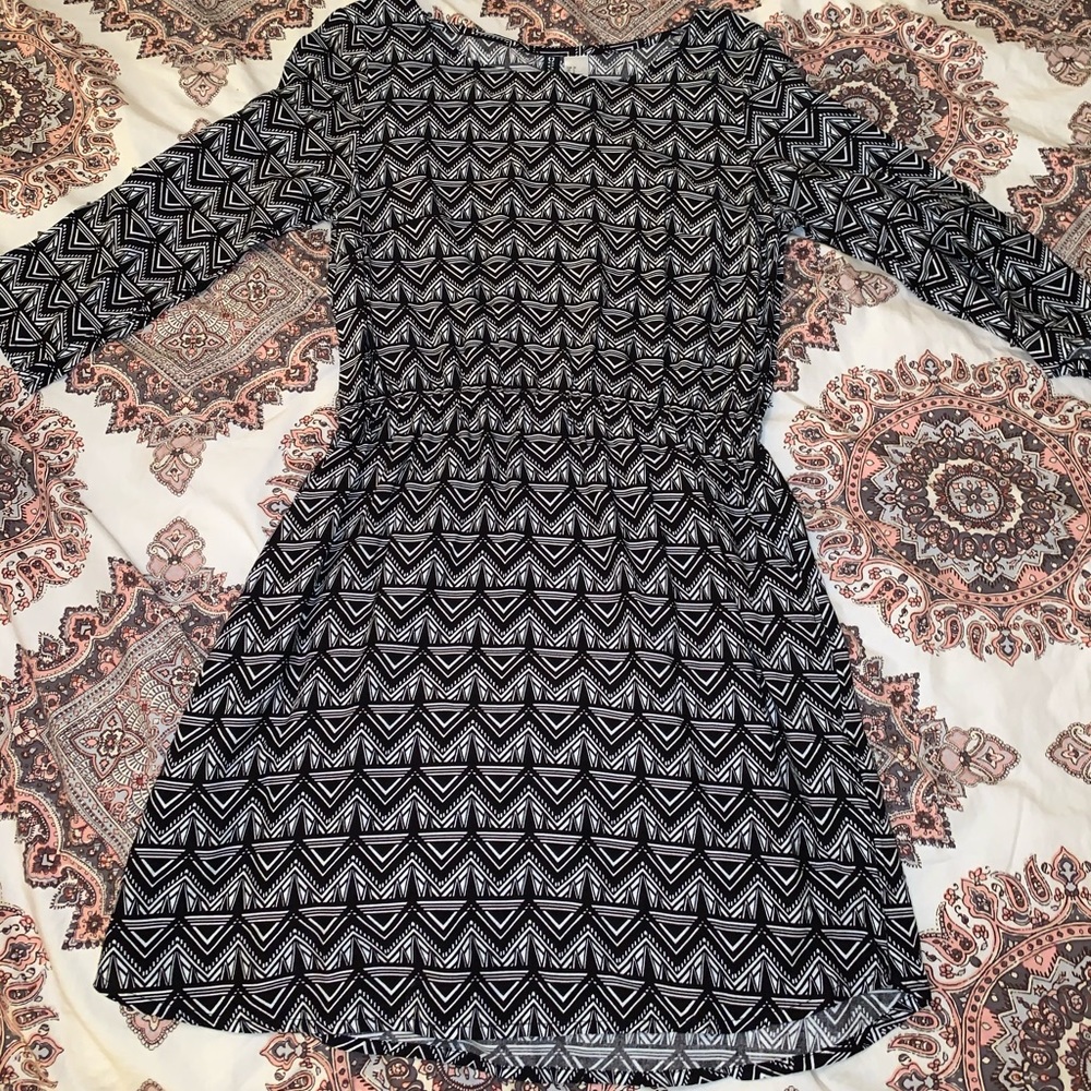 Black and white patterned dress